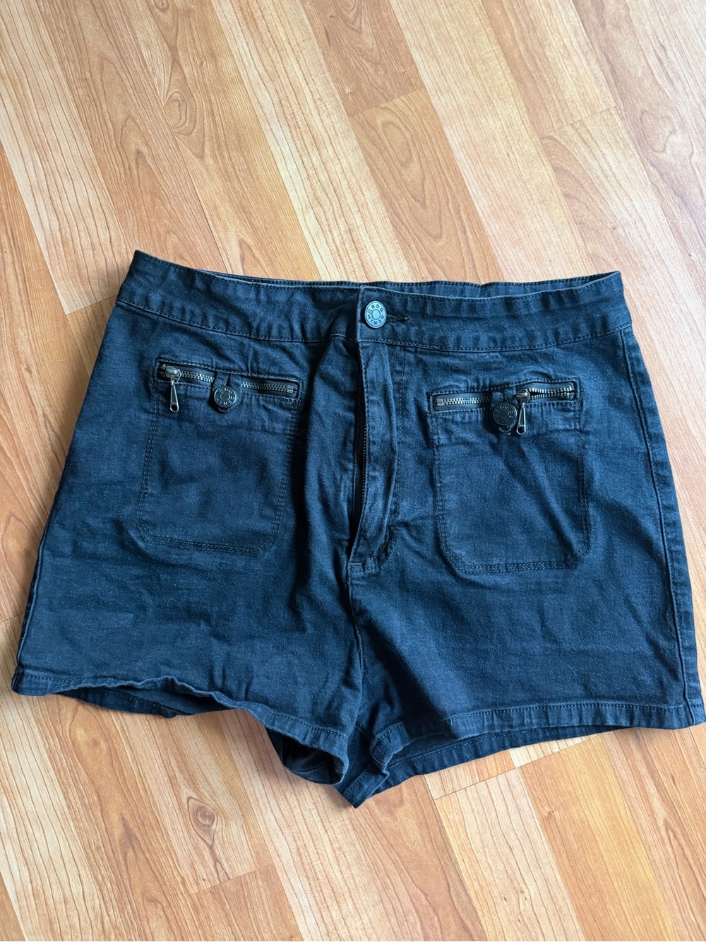 Women’s Black High Rise Zip-Pocket Shorts